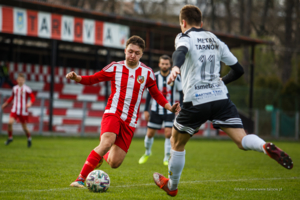 Mecz czwartej ligi piłki nożnej: Tarnovia - Metal Tarnów